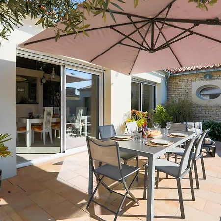 Holiday home Maison Cosy Au Coeur Du Village Sainte-Marie-de-Re